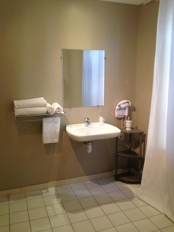 Le Relais Des Bergers Hotel Saint-Martin-en-Haut Bagian luar foto