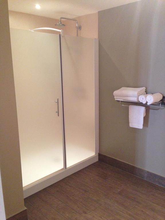 Le Relais Des Bergers Hotel Saint-Martin-en-Haut Bagian luar foto