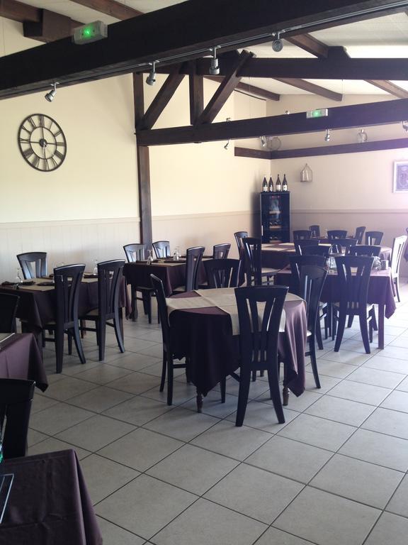 Le Relais Des Bergers Hotel Saint-Martin-en-Haut Bagian luar foto