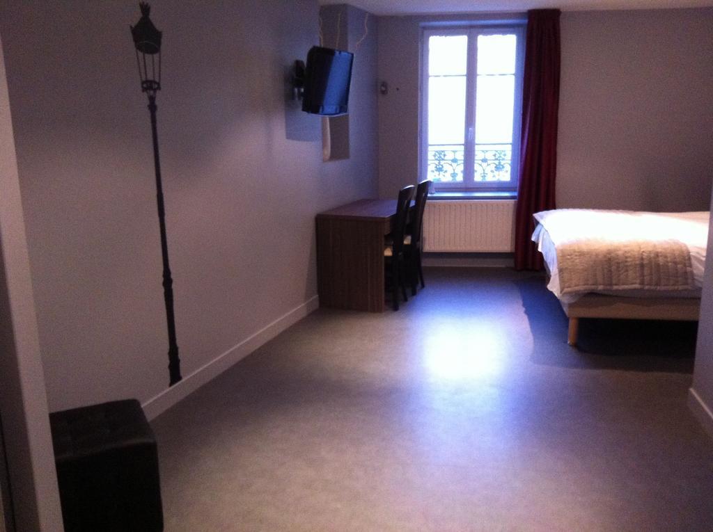 Le Relais Des Bergers Hotel Saint-Martin-en-Haut Ruang foto